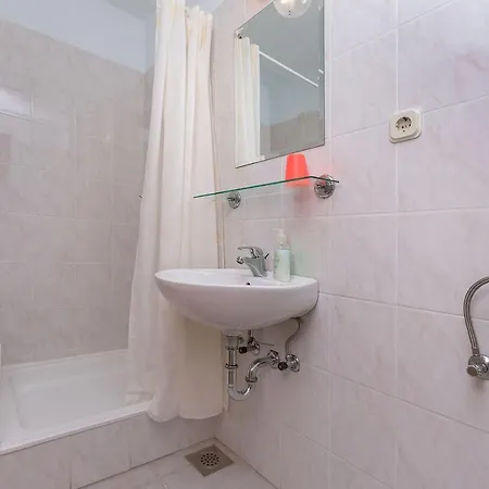 Ksenia Apartment
